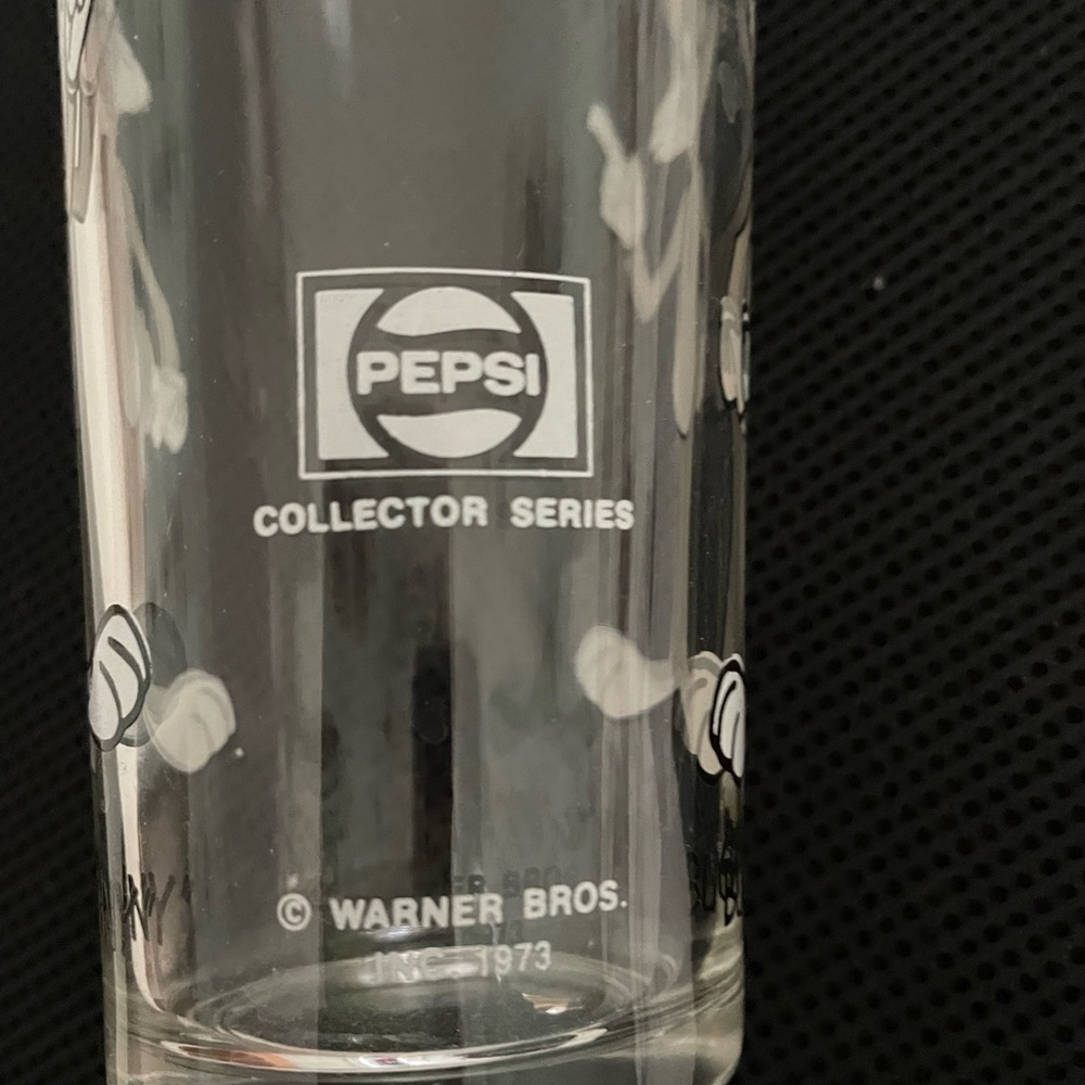 Bugs Bunny Vintage Glass - Picture 2 of 2